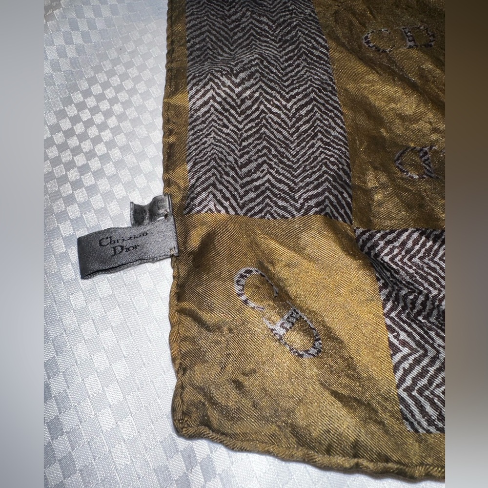 CD Christian Dior Scarf. Rock dye Olive / Brown. - Picture 4 of 11